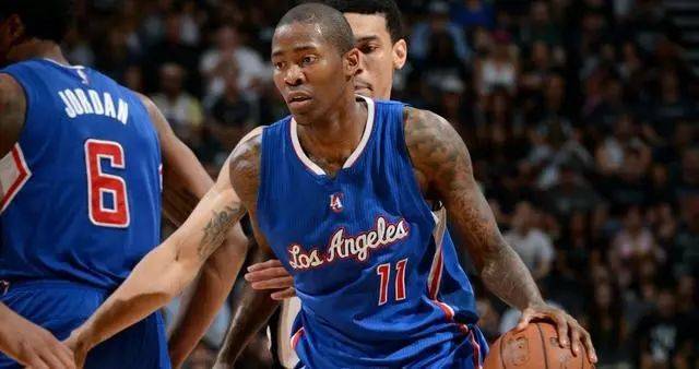 通过与队医 通过与队医